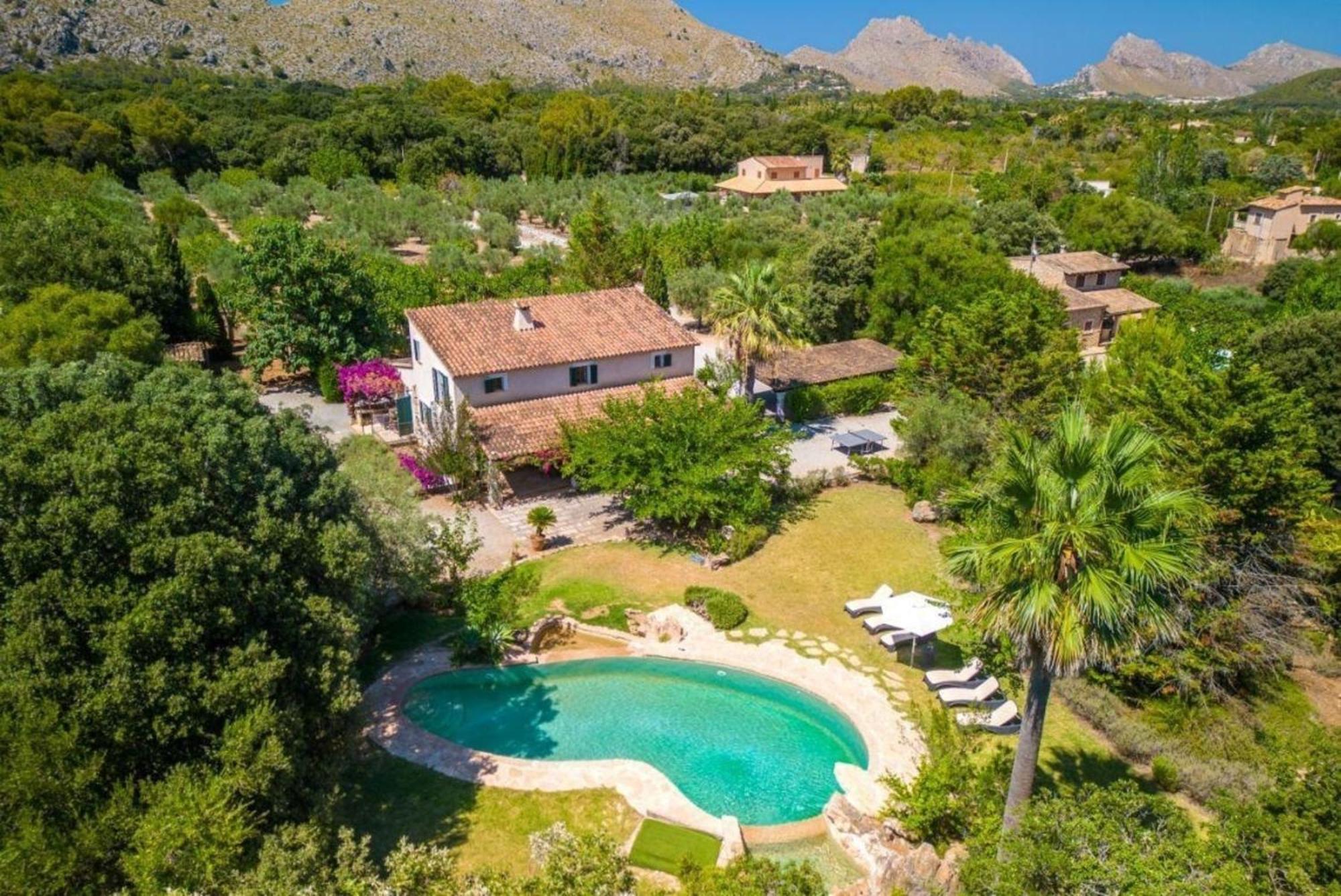 Luxurioeses Mit Pool Fuer 12 Personen, Nur 3 Km Von Und Dem Entfernt Ferienhaus *
